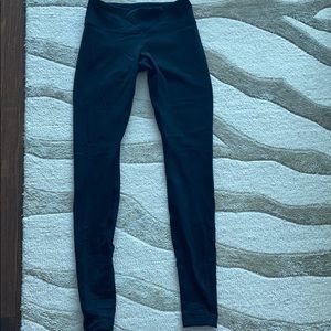 Lululemon Black mid-rise leggings size 4